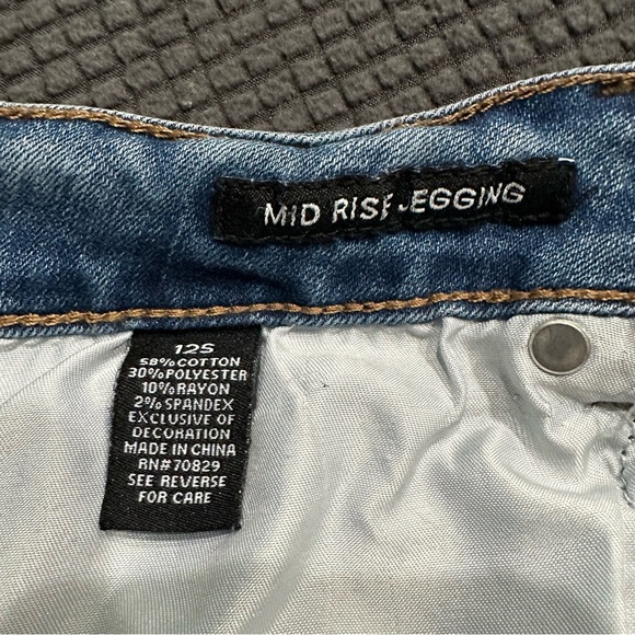 LIMITED TIME $4 ITEM!! Rue21 Classic Blue Skinny Jeans - Picture 3 of 5